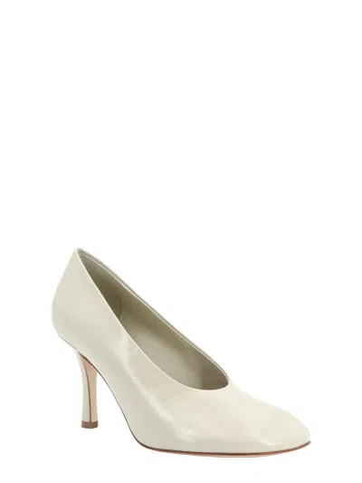 Shop Burberry Fitted Classic Pumps In Pebble