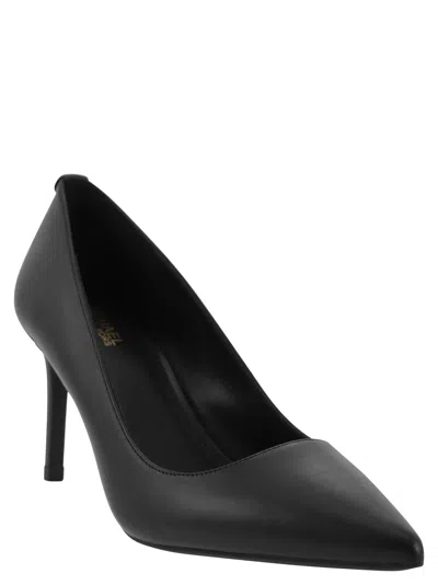Michael Kors Lace-up Flat Shoes With Elegant Design And Modern Appeal In Black