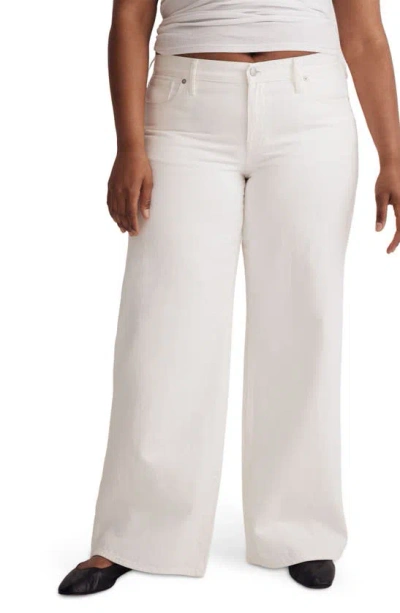 Shop Madewell Low Rise Super Wide Leg Jeans In Tile White