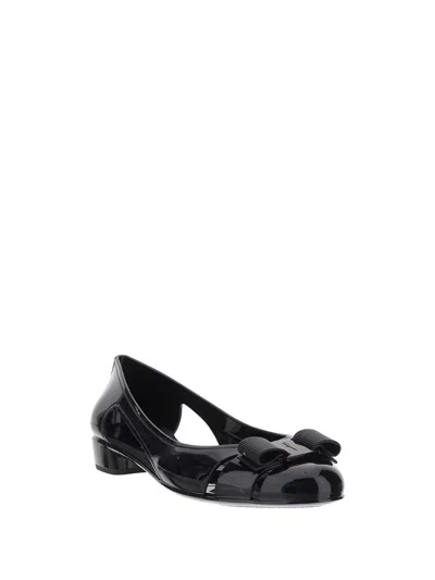 Shop Ferragamo Pumps In Nero