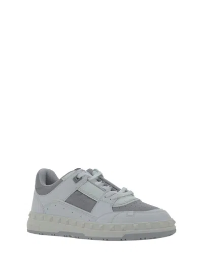 Shop Valentino Garavani Sneakers In Bianco/pastel Grey
