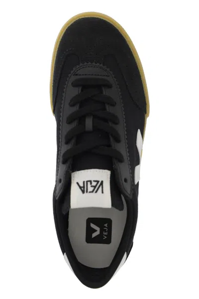 Veja Volley-39 Nd  Female In Black