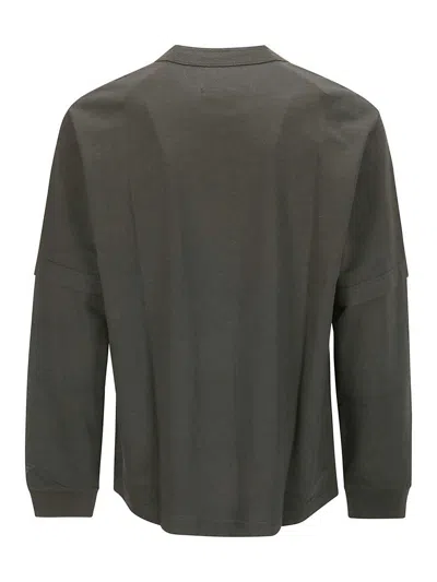 Shop Sacai Camiseta - Gris In Grey