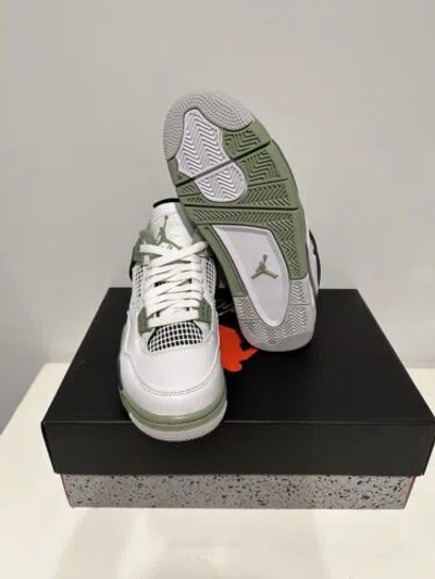 Pre-owned Jordan Womens Air  Retro 4 Seafoam Size 6 - 12 — Aq9129 103 In Green