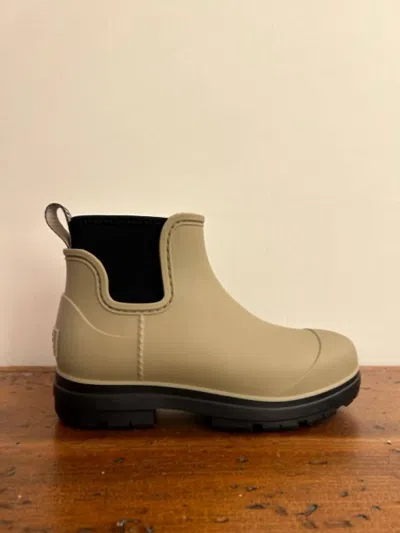 Shop Ugg Droplet In Taupe In Beige