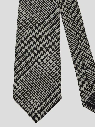 Shop Tom Ford Tie In Blackwhite