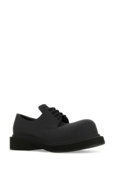 Shop Balenciaga Flat Shoes In Black
