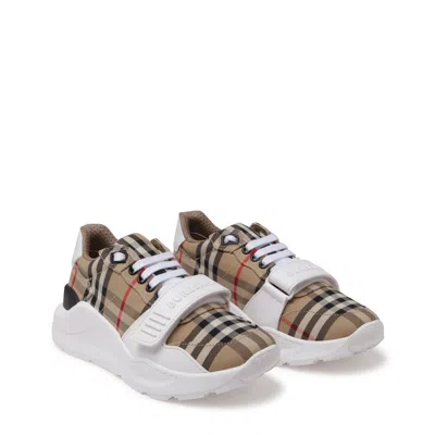 Shop Burberry Shoes In A7028