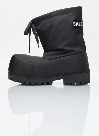 Shop Balenciaga Men Alaska Low Boots In Black