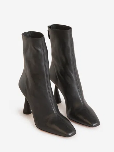 Shop Aquazzura Amore 95 Boots In Zipper Closure On The Heel