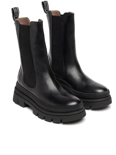 Nero Giardini Jiakarta Shoes In Black
