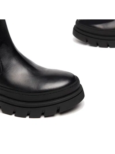Nero Giardini Jiakarta Shoes In Black