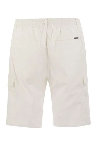 Shop Peserico Lightweight Cotton Lyocell Canvas Jogger Bermuda Shorts In White