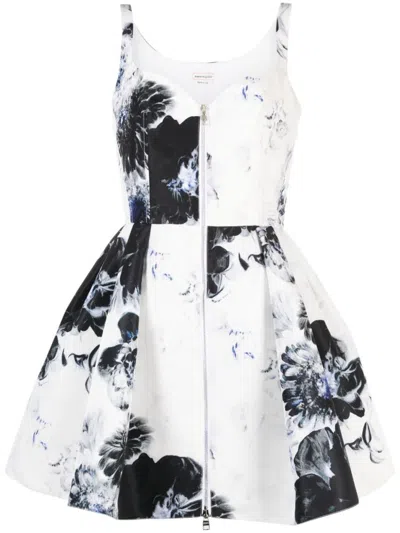 Shop Alexander Mcqueen Printed Flared Short Dress In Black&white