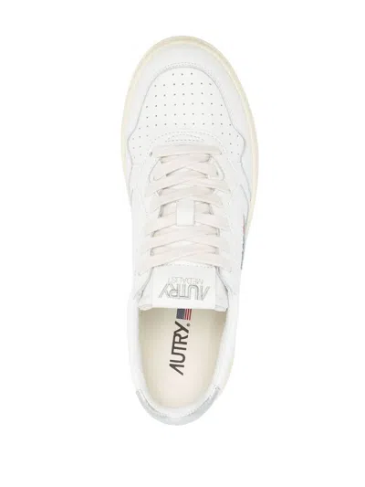 Autry Sneakers Medalist Low In Pelle Bianco Argento In White