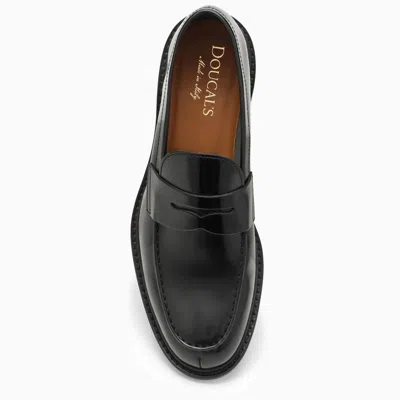 Shop Doucal's Classic Loafer In Black