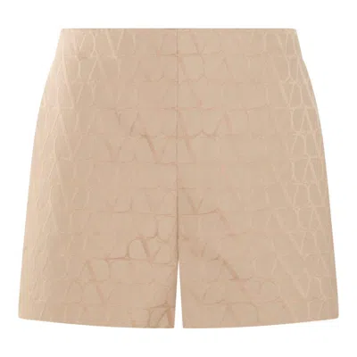 Shop Valentino Toile Iconographe Straight Hem Shorts In Beige