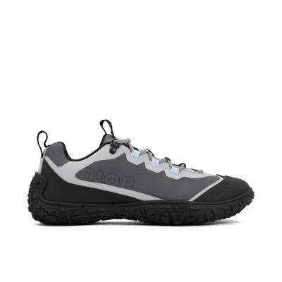 Shop Dior Izon Hiking Sneakers In 灰色的