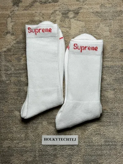 Pre-owned Supreme Hanes Socks - 2x Pairs In White