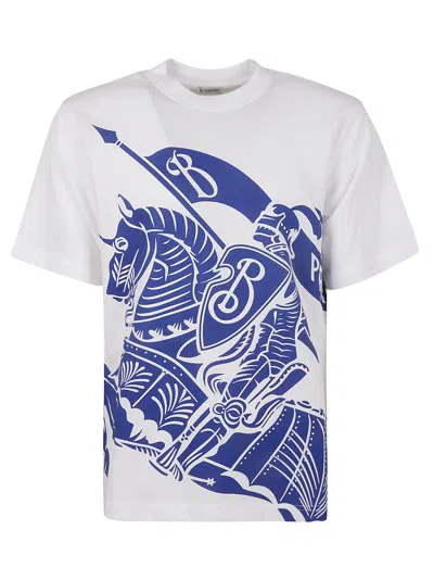 Shop Burberry Printed T-shirt In Knight Ip Pattern