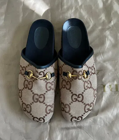 Pre-owned Gucci Slides With Logo Size 10 $1600 In Beige