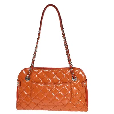 Pre-owned Chanel Matelassé Orange Patent Leather Shoulder Bag ()