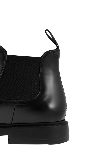 Doucal's Black Leather Ankle Boot In Black