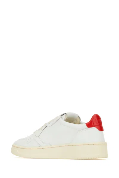 Shop Autry 'medalist' White Low Top Sneakers With Contrasting Heel Tab In Leather Woman