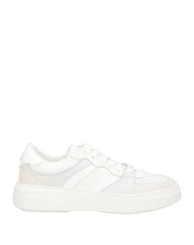 Dsquared2 Shielded Rubber Sole Sneakers With Perforated Toe In White