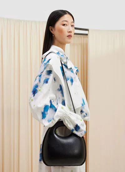 Lemaire Egg Leather Shoulder Bag In Black