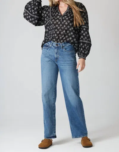 Bila77 Valley Spring Top In Black In Black