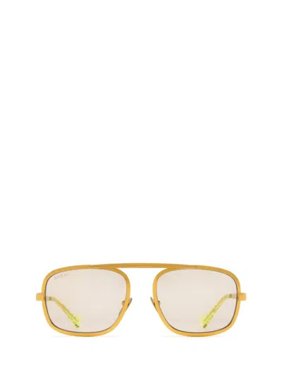 Shop Gucci Eyewear Sunglasses In Gold