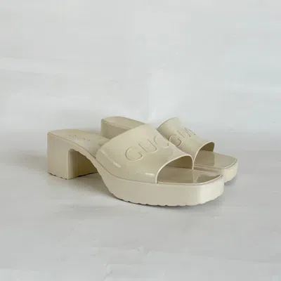 Pre-owned Gucci Off-white Rubber Slide Heeled Sandals