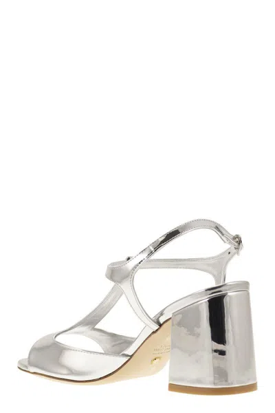 Stuart Weitzman Minimalist Flareblock 85 Mirrored Leather T-sandal In Silver