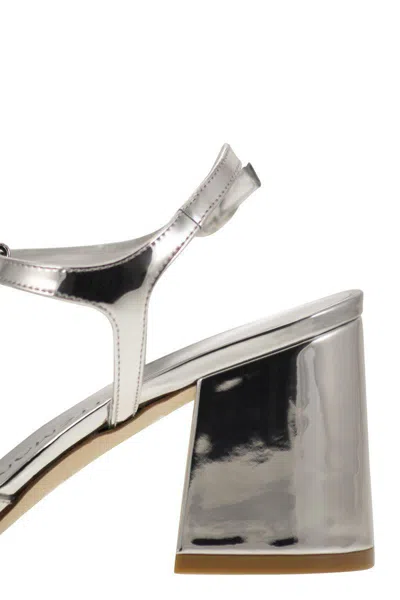 Stuart Weitzman Minimalist Flareblock 85 Mirrored Leather T-sandal In Silver