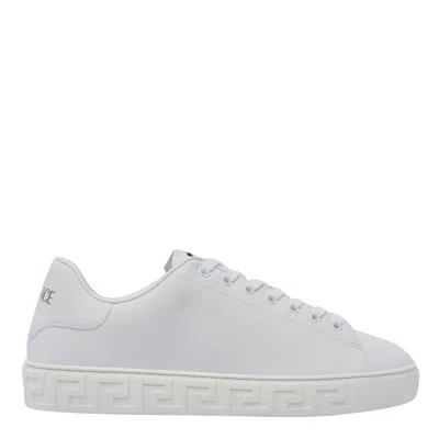 Shop Versace Sneakers In Bianco