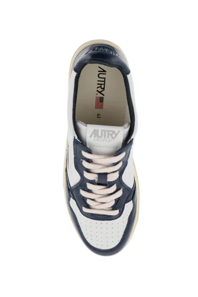 Shop Autry Leather Medalist Low Sneakers In Bianco