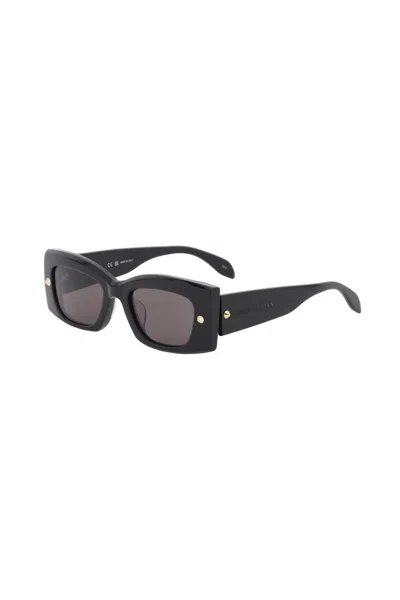 Shop Alexander Mcqueen Spike Studs Sunglasses In Nero