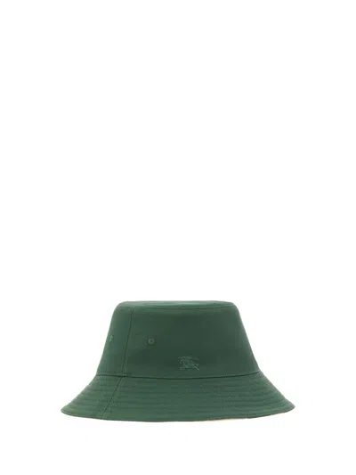 Shop Burberry Cappello A Secchiello