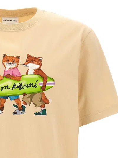 Shop Maison Kitsuné Surfing Foxes T-shirt Beige