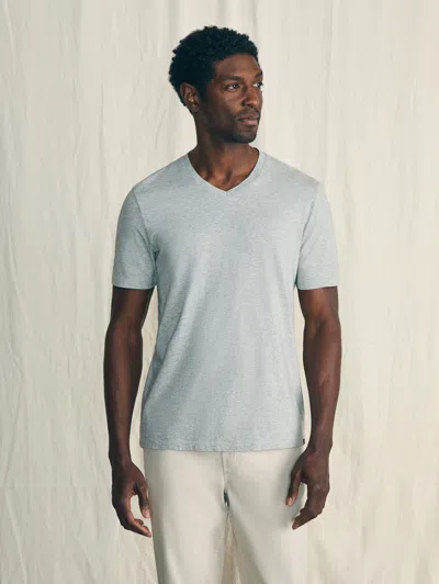 Shop Faherty Sunwashed V-neck T-shirt In Heather Grey