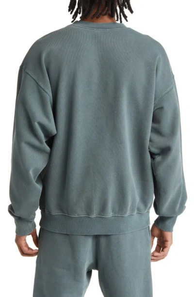 Shop Elwood Core Oversize Crewneck Sweatshirt In Vintage Cobalt