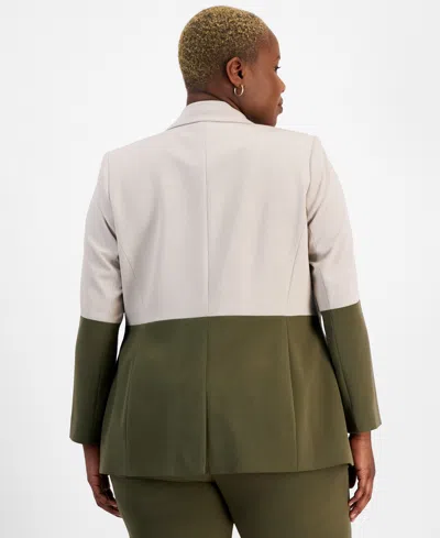 Tahari Asl Plus Size Colorblocked Boyfriend Blazer In Sand,loden