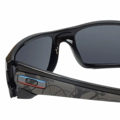 Pre-owned Oakley Fuel Cell Designer Sunglasses 9096-70 In Polished & Black Iridium Mirror In Multicolor