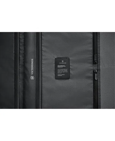 Victorinox Airox Advanced Medium Spinner Suitcase In Stone Wht