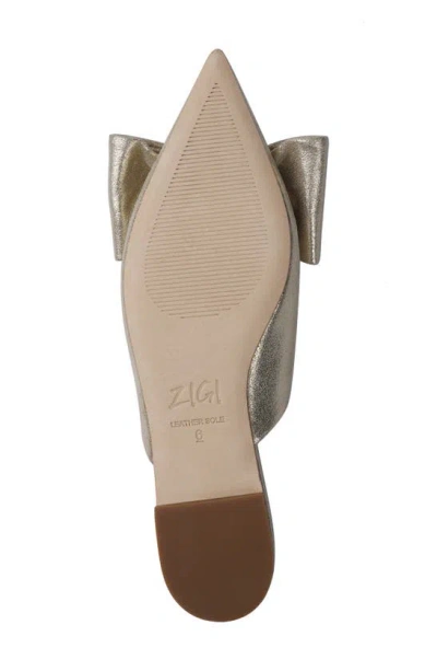 Zigi Mane Bow Mule In Gold