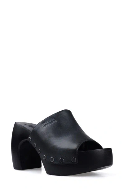 Shop Zigi Xyla Platform Sandal In Black