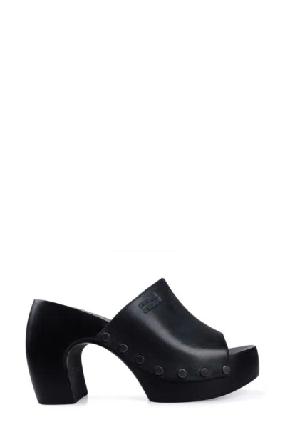 Shop Zigi Xyla Platform Sandal In Black