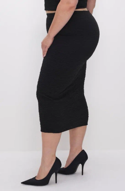 Shop Good American Textured Midi Skirt In Black001