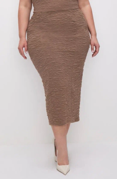 Shop Good American Textured Midi Skirt In Putty001